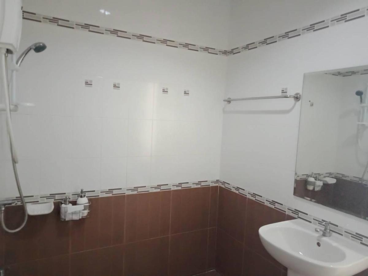 เคทู เกสเฮาส์ Hotel Chonburi Exterior photo